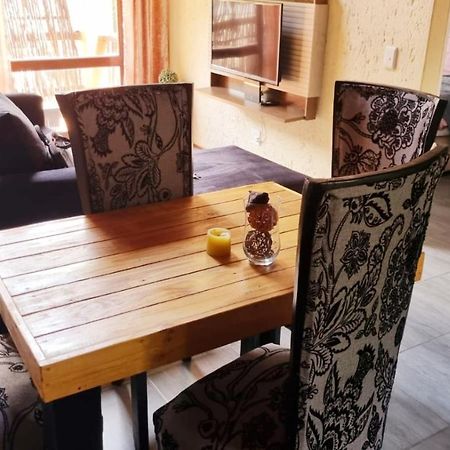 Merry Monte Casino Lodge House In Fourways Sandton Kültér fotó