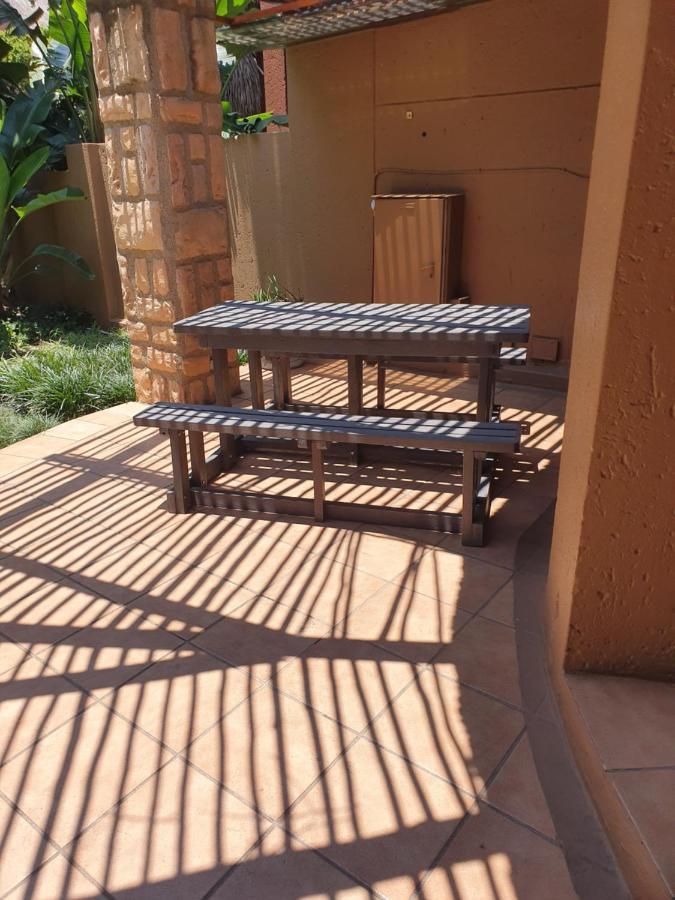 Merry Monte Casino Lodge House In Fourways Sandton Kültér fotó