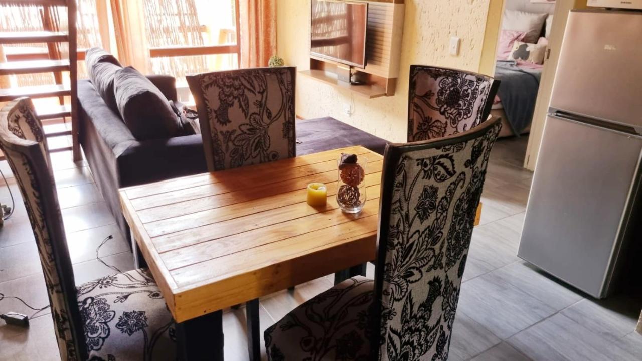 Merry Monte Casino Lodge House In Fourways Sandton Kültér fotó